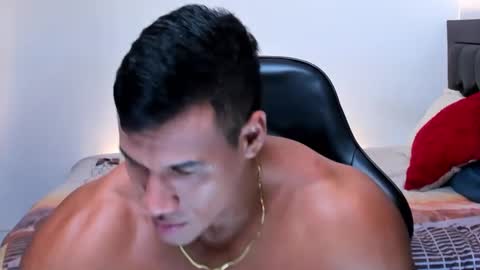 oliver_tommy online show from September 2025 12:45:02 AM