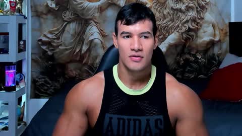 oliver_tommy online show from October 2025 12:34:02 PM