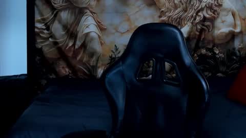 oliver_tommy online show from November 2025 01:11:01 PM