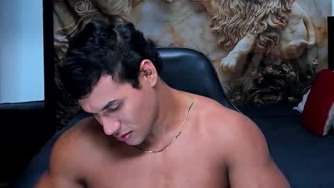 oliver_tommy online show from November 2025 01:14:02 AM