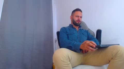 oliver online show from December 2024 09:57:01 PM