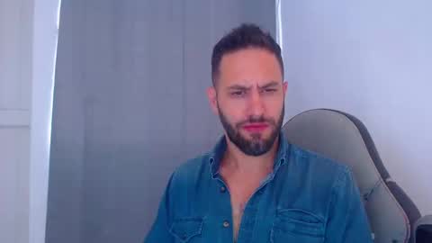 oliver online show from December 2024 06:08:01 PM