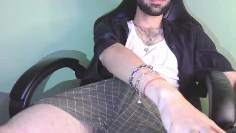 Snapshot of olivereff chatting on April 2026 01:34:01 AM Oliver online show from April 2026 01:34:01 AM