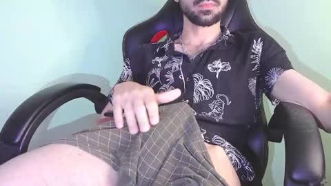 Snapshot of olivereff chatting on May 2026 04:13:01 PM Oliver online show from May 2026 04:13:01 PM