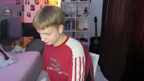 oliver online show from October 2025 10:43:02 AM