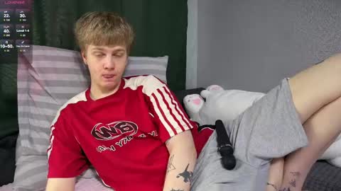 Snapshot of olivertasty chatting on May 2026 12:01:02 PM oliver online show from May 2026 12:01:02 PM