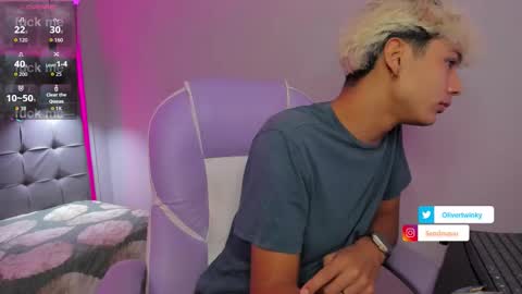 Snapshot of olivertwinky_ chatting on November 2025 05:08:02 AM Oliver online show from November 2025 05:08:02 AM