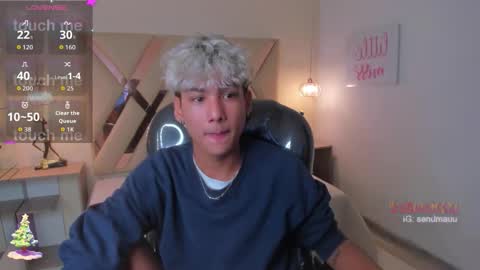 Snapshot of olivertwinky_ chatting on November 2025 03:38:02 PM Oliver online show from November 2025 03:38:02 PM