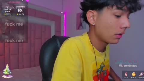 Snapshot of olivertwinky_ chatting on December 2025 01:42:01 PM Oliver online show from December 2025 01:42:01 PM