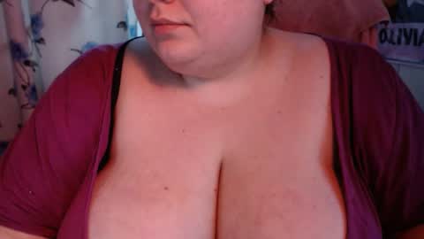 Snapshot of olivia_bud_gold chatting on December 2024 10:28:01 AM Olivia Gold online show from December 2024 10:28:01 AM