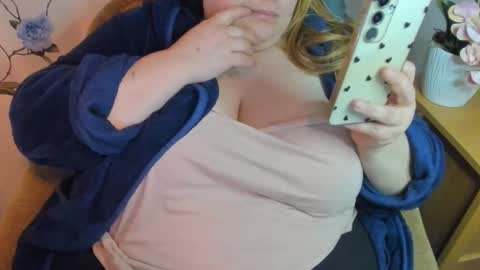 Snapshot of olivia_bud_gold chatting on February 2026 10:14:02 PM Olivia Gold online show from February 2026 10:14:02 PM