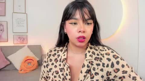 olivia_dluxe online show from November 2025 07:46:02 PM
