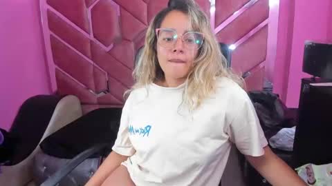  OLIVIA  online show from February 2025 06:11:02 AM