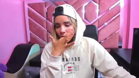  OLIVIA  online show from March 2025 03:34:02 AM