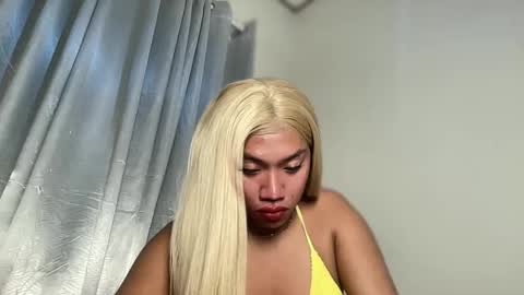 OLIVIA online show from February 2025 02:02:01 PM