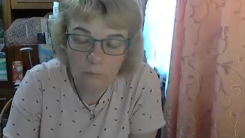 Olivia Mia online show from May 2026 07:35:02 AM