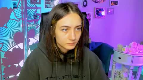 olivia_norton_ online show from September 2025 12:53:01 PM