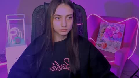 olivia_norton_ online show from October 2025 12:47:01 PM