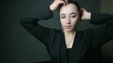 Olivia online show from March 2025 06:34:01 PM