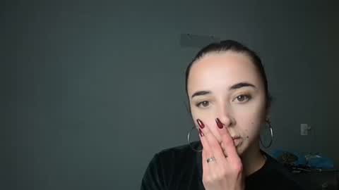 Olivia online show from October 2025 11:17:01 PM