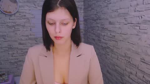 Olivia online show from December 2024 04:27:02 PM