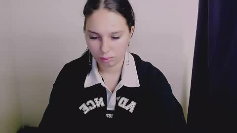 Olivia online show from September 2025 03:54:01 AM