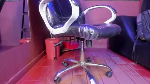   online show from February 2025 01:03:02 PM