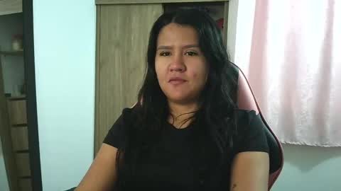 Olivia online show from November 2025 01:33:02 PM