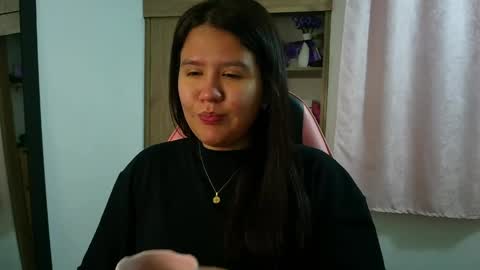 Snapshot of olivia_watson_ chatting on May 2026 12:00:01 PM Olivia online show from May 2026 12:00:01 PM