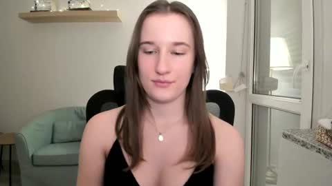 Oliwiaa2004 online show from December 2024 09:09:02 PM