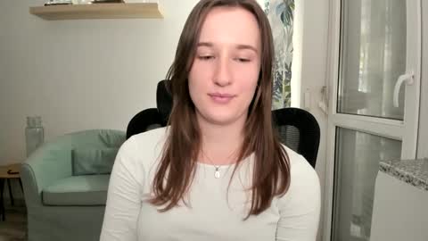 Oliwiaa2004 online show from December 2024 04:36:02 PM