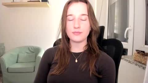 Oliwiaa2004 online show from September 2025 04:39:02 PM