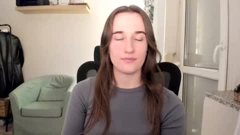 Oliwiaa2004 online show from November 2025 10:42:02 PM