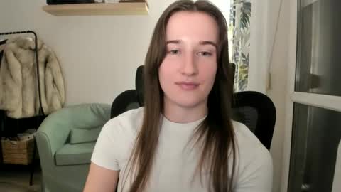 Oliwiaa2004 online show from February 2026 05:00:02 PM