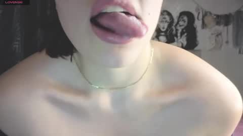 Snapshot of oliviabluee10 chatting on May 2026 01:01:01 AM oliviabluee10 online show from May 2026 01:01:01 AM