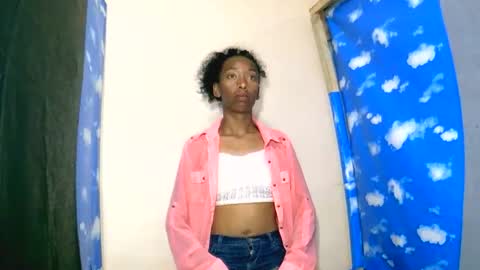 oliviah27 online show from September 2025 10:26:01 PM