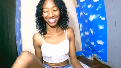 oliviah27 online show from September 2025 07:08:01 PM