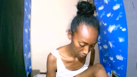 oliviah27 online show from October 2025 11:47:02 PM