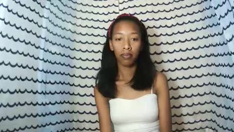 oliviah27 online show from November 2025 11:26:01 PM