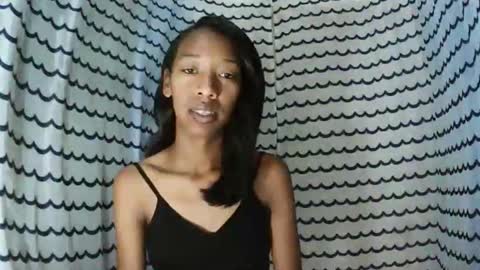 oliviah27 online show from November 2025 01:27:01 AM