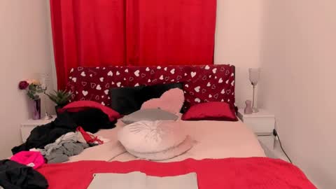 oliviaBeauty online show from December 2024 04:09:01 PM