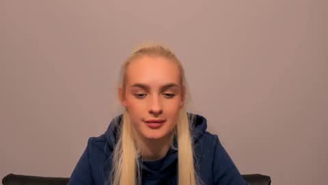 oliviaBeauty online show from February 2026 09:02:01 PM