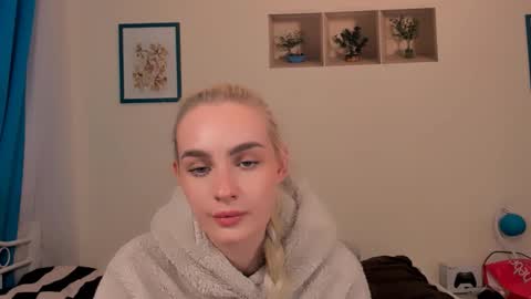 oliviaBeauty online show from April 2026 05:34:01 PM