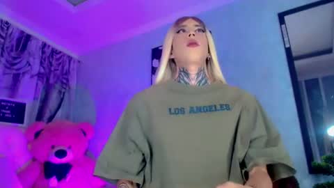 oliviahot01 online show from July 2026 12:51:01 AM