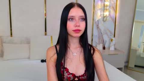 Olivia online show from October 2025 05:11:02 PM