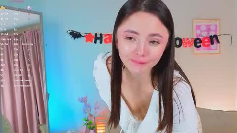 Olivia online show from October 2025 07:23:01 AM