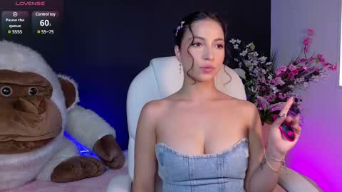 Snapshot of oliviamcneill chatting on January 2025 07:59:02 PM Olivia Mcneill online show from January 2025 07:59:02 PM