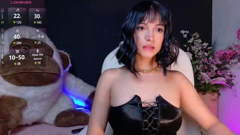 Snapshot of oliviamcneill chatting on January 2025 11:03:01 PM Olivia Mcneill online show from January 2025 11:03:01 PM