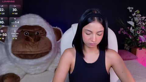 Snapshot of oliviamcneill chatting on February 2025 10:55:02 PM Olivia Mcneill online show from February 2025 10:55:02 PM