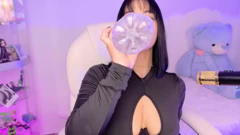 Snapshot of oliviamcneill chatting on October 2025 08:18:02 PM Olivia Mcneill online show from October 2025 08:18:02 PM